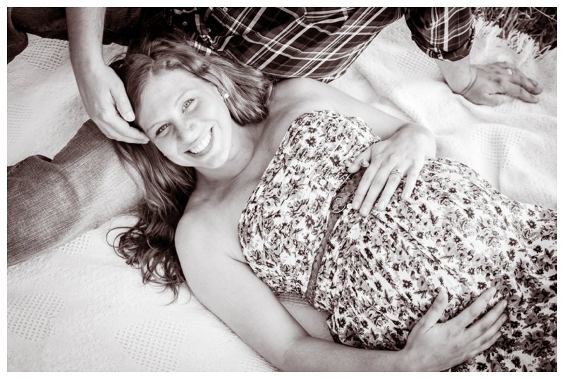 Outdoor Maternity Photo Session