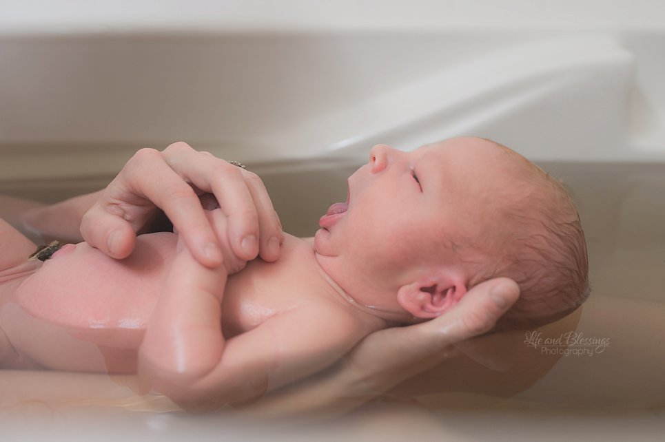 Newborn Herbal Bath Session